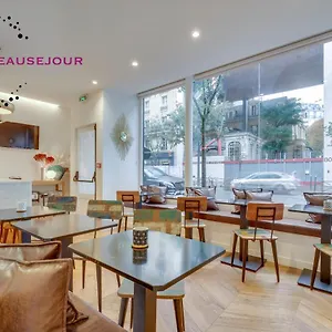 Beausejour *** Paris