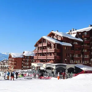 **** Apartahotel Village Montana Francia