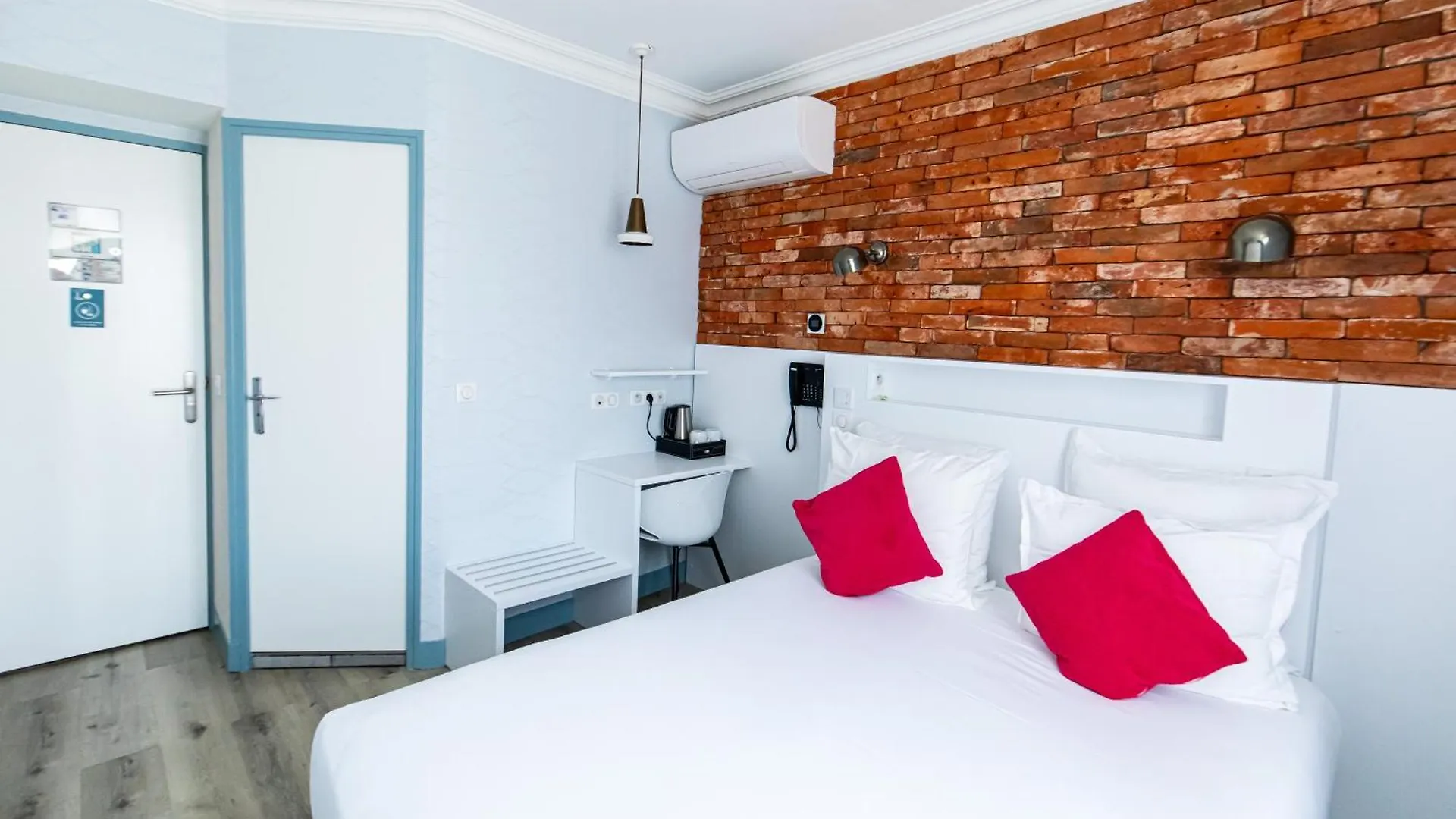 Hotel De Paris Montparnasse 3*,